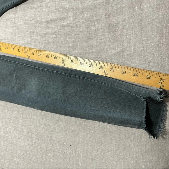 Madewell Taller 9" Mid-Rise Skinny Jeans Black Size 26 prefaded raw hem - Picture 7 of 7